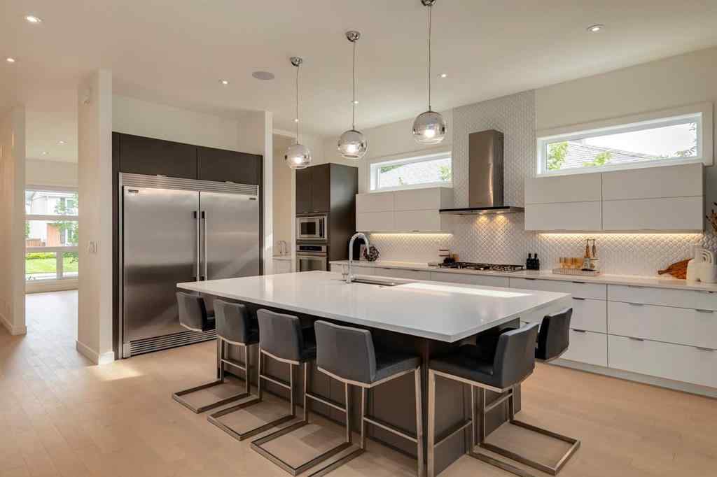 MLS® A2247954 - 2025 51 Avenue SW in North Glenmore Park Calgary, Residential
