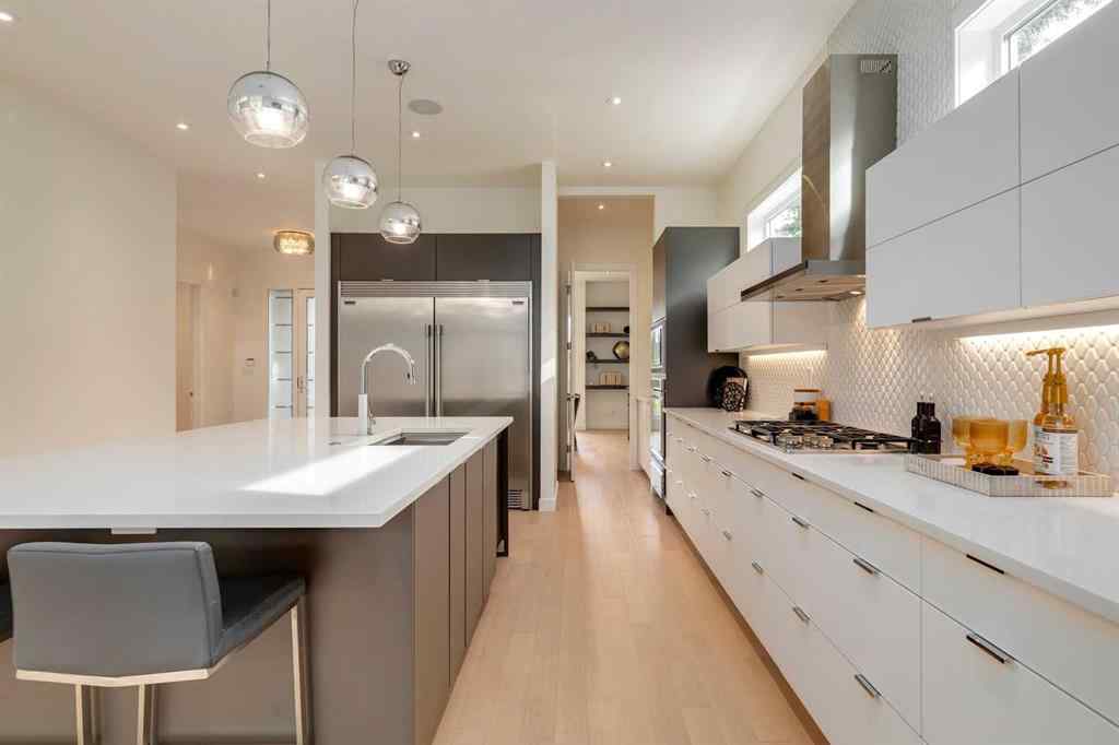 MLS® A2247954 - 2025 51 Avenue SW in North Glenmore Park Calgary, Residential