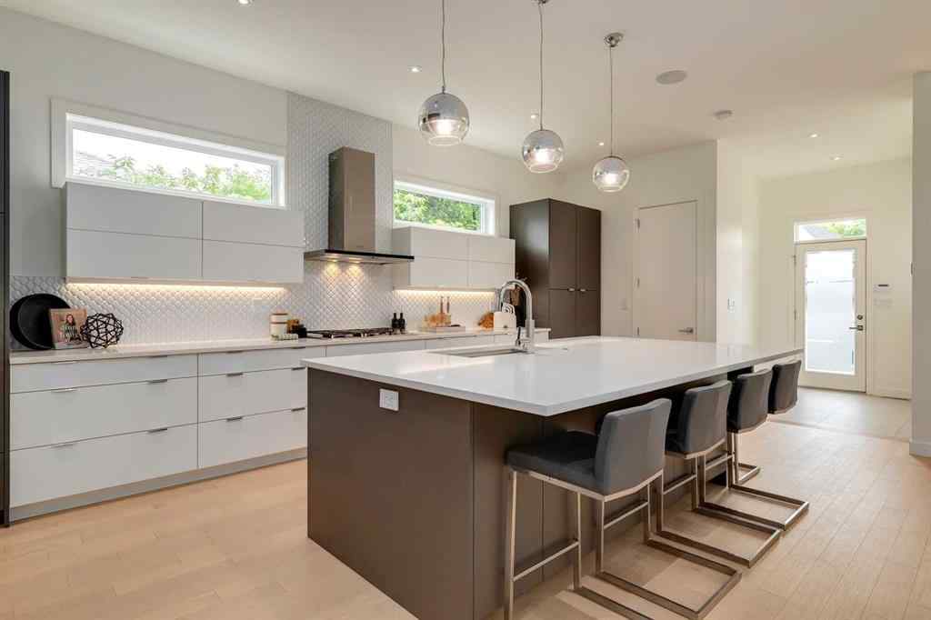 MLS® A2247954 - 2025 51 Avenue SW in North Glenmore Park Calgary, Residential