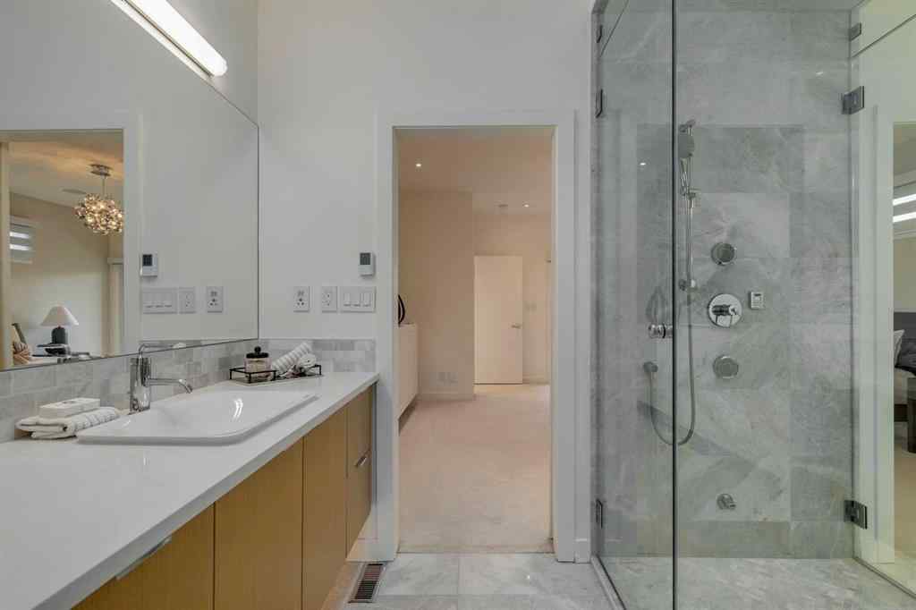 MLS® A2247954 - 2025 51 Avenue SW in North Glenmore Park Calgary, Residential