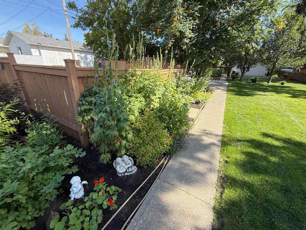 MLS® A2247958 - 11 Virginia Avenue  in NONE Whitecourt, Residential