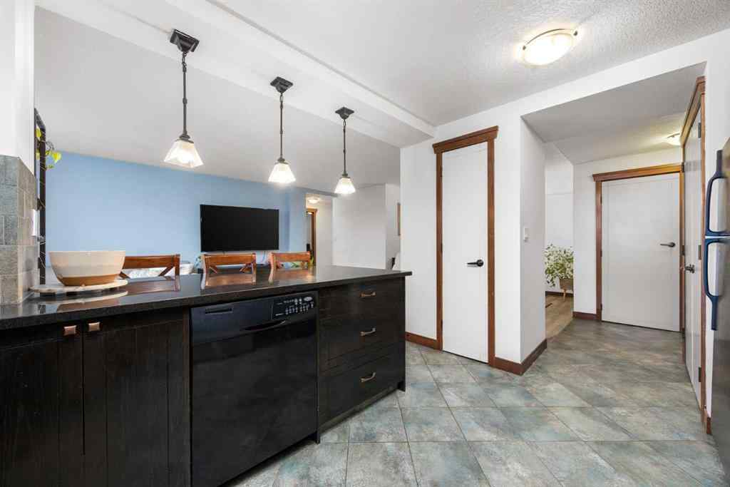 MLS® A2247960 - Unit #202 920 68 Avenue SW in Kingsland Calgary, Residential