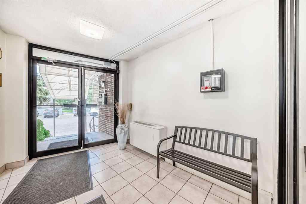 MLS® A2247973 - Unit #114 3420 50 Street NW in Varsity Calgary, Residential