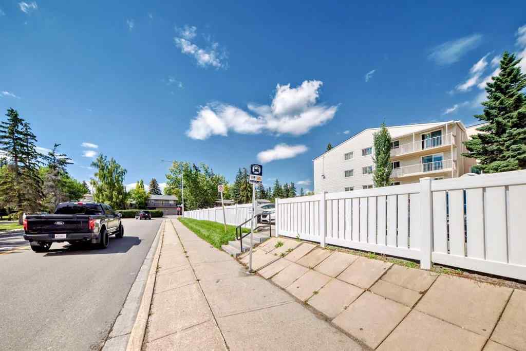 MLS® A2247973 - Unit #114 3420 50 Street NW in Varsity Calgary, Residential