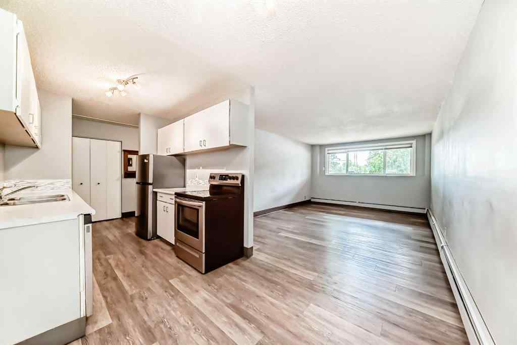 MLS® A2247973 - Unit #114 3420 50 Street NW in Varsity Calgary, Residential