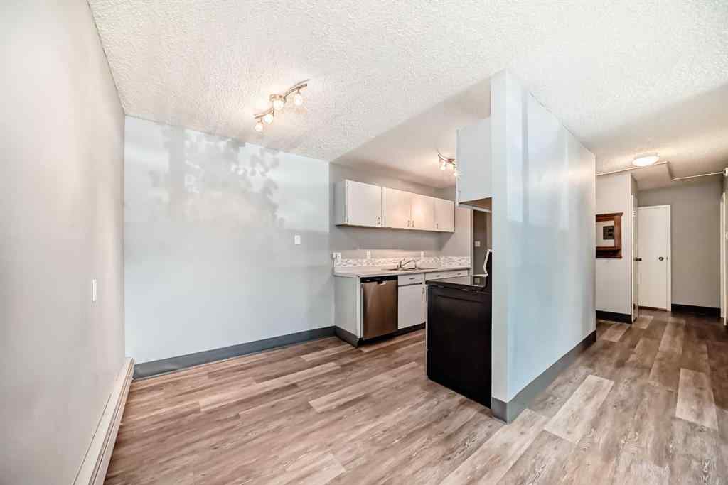 MLS® A2247973 - Unit #114 3420 50 Street NW in Varsity Calgary, Residential