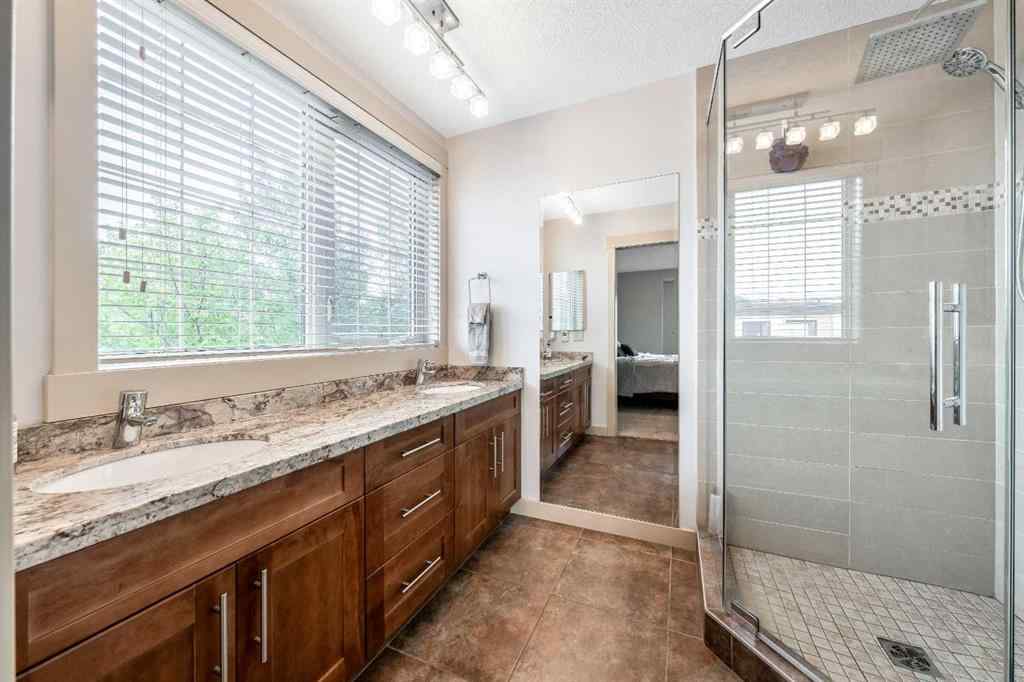MLS® A2247987 - Unit #2 442 12 Avenue NE in Renfrew Calgary, Residential