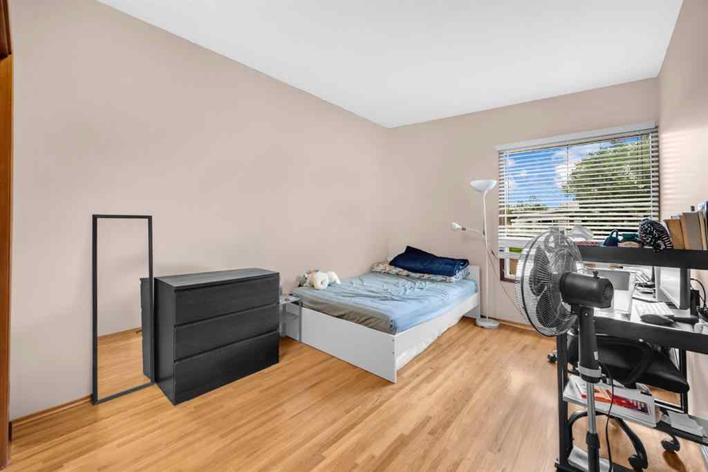 MLS® A2247998 - 4013 Vance Place NW in Varsity Calgary, Residential