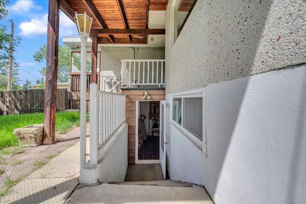 MLS® A2247998 - 4013 Vance Place NW in Varsity Calgary, Residential