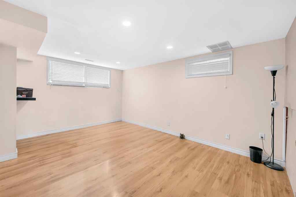 MLS® A2247998 - 4013 Vance Place NW in Varsity Calgary, Residential