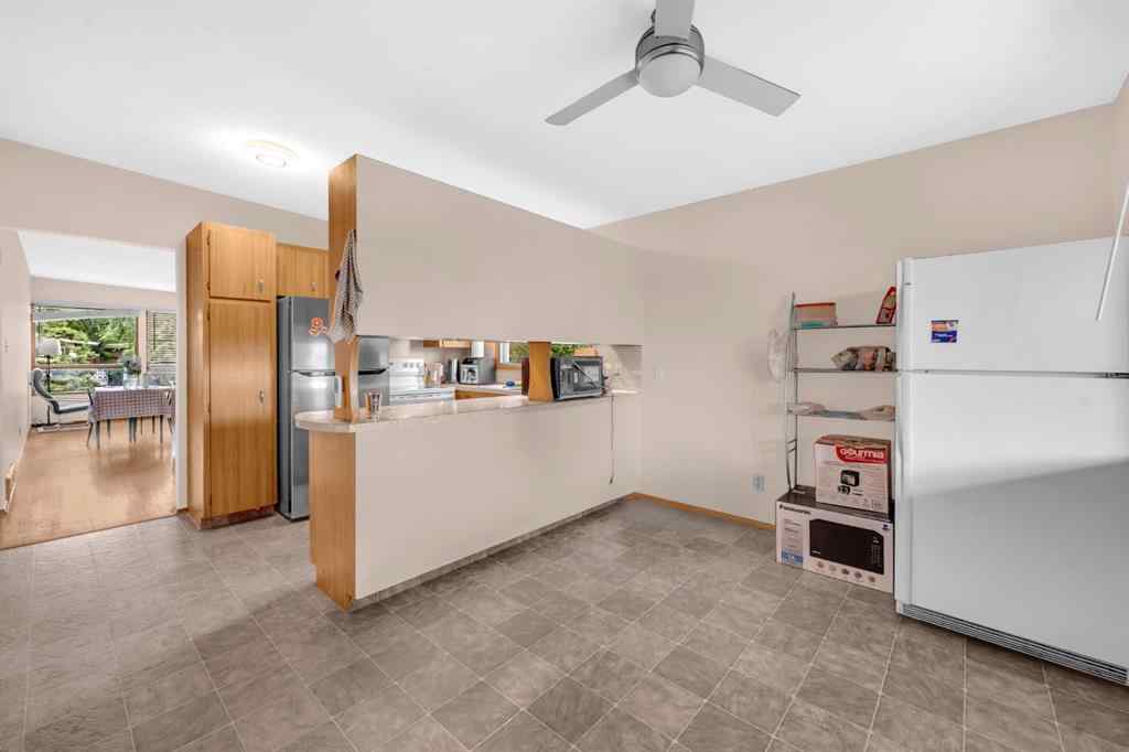 MLS® A2247998 - 4013 Vance Place NW in Varsity Calgary, Residential