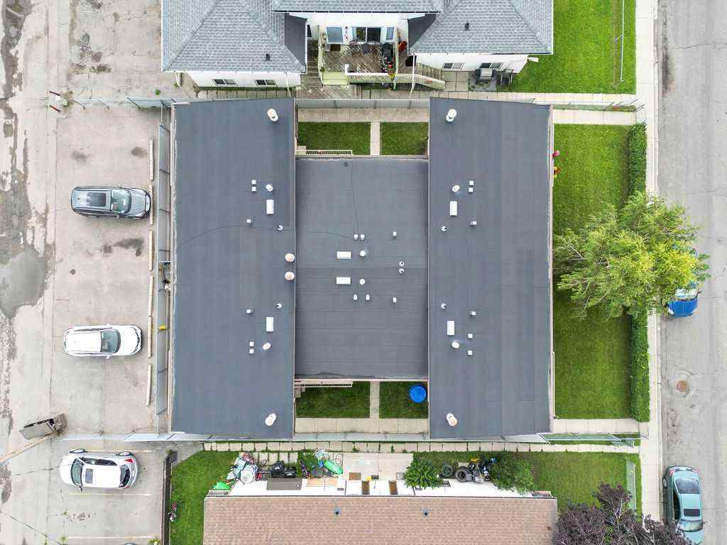 MLS® A2248006 - 12 Huntley Close NE in Huntington Hills Calgary, Commercial