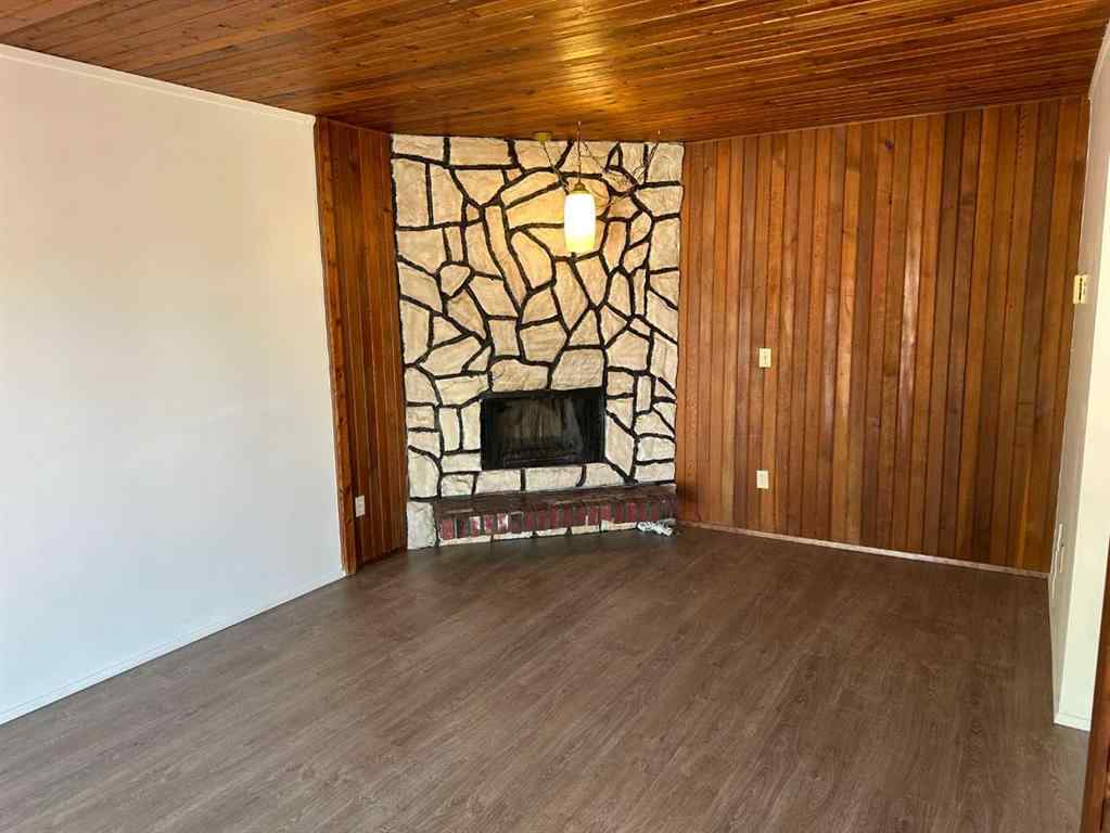 MLS® A2248006 - 12 Huntley Close NE in Huntington Hills Calgary, Commercial