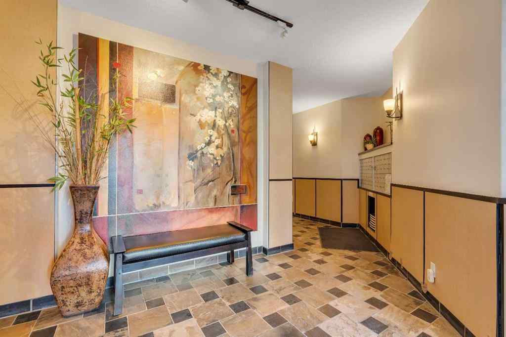 MLS® A2248007 - Unit #305 2121 98 Avenue SW in Palliser Calgary, Residential