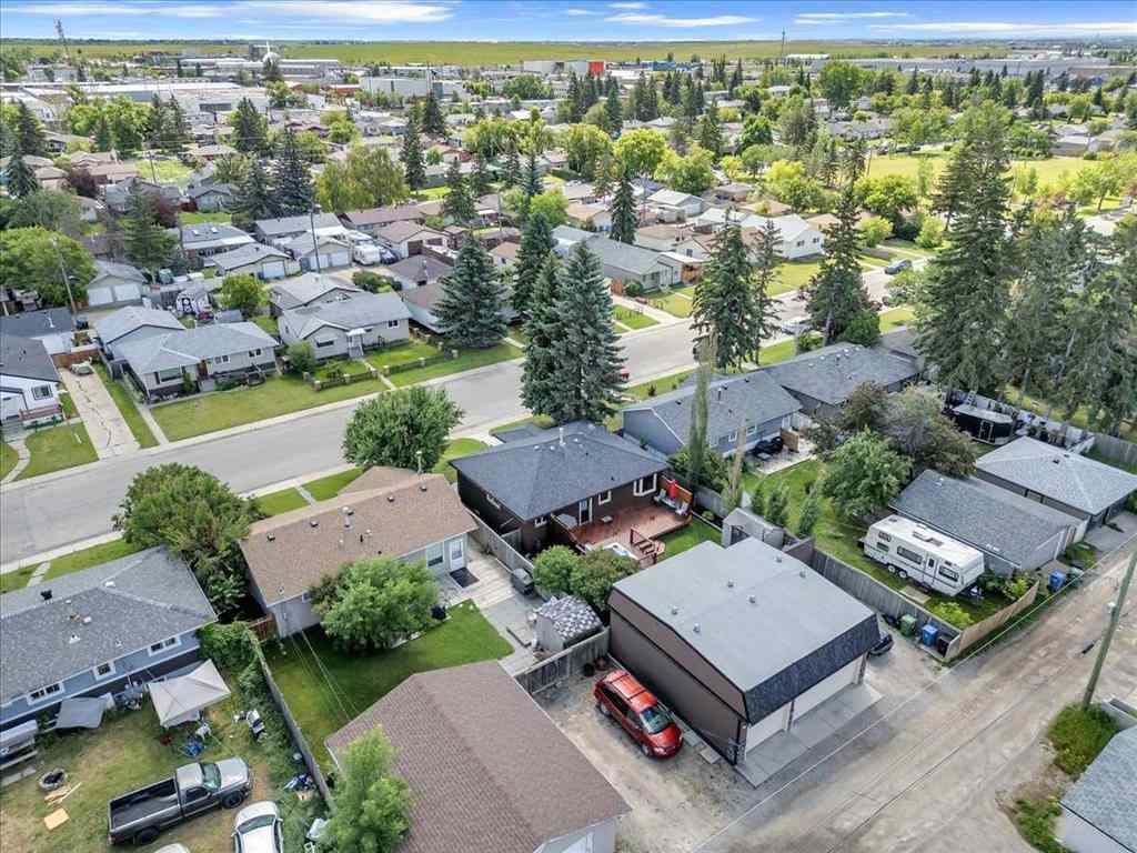 MLS® A2248014 - 2211 45 Street SE in Forest Lawn Calgary, Residential