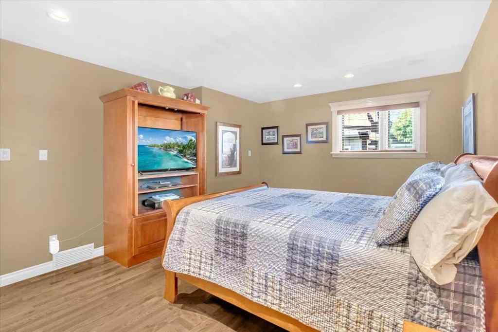 MLS® A2248014 - 2211 45 Street SE in Forest Lawn Calgary, Residential