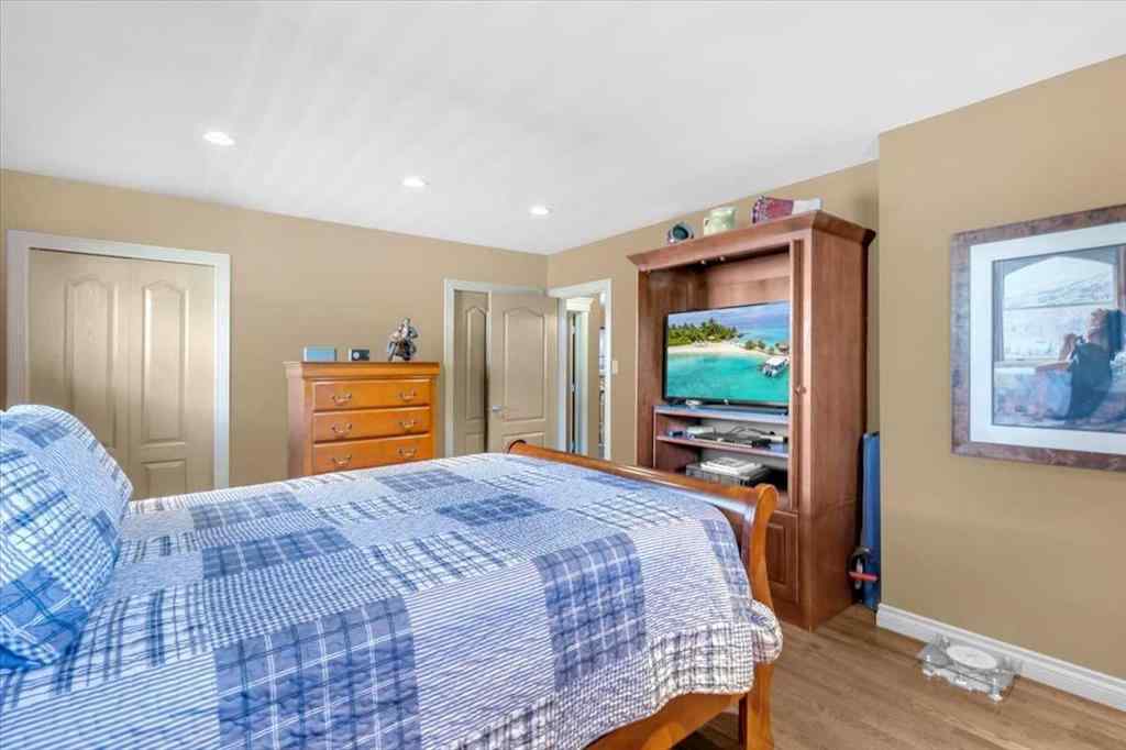 MLS® A2248014 - 2211 45 Street SE in Forest Lawn Calgary, Residential