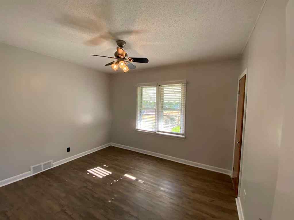 MLS® A2248028 - 5813 54 Street  in NONE Taber, Residential