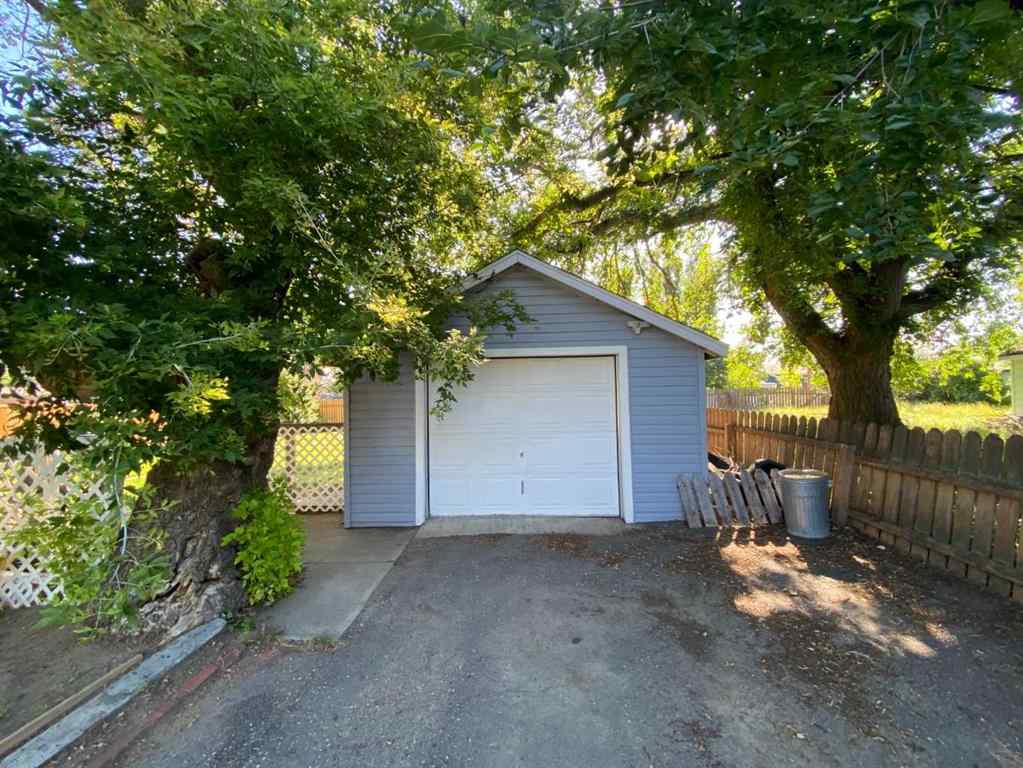 MLS® A2248028 - 5813 54 Street  in NONE Taber, Residential