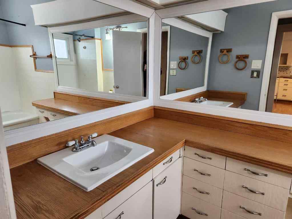 MLS® A2248037 - 5409 46 Street  in West Lloydminster Lloydminster, Residential