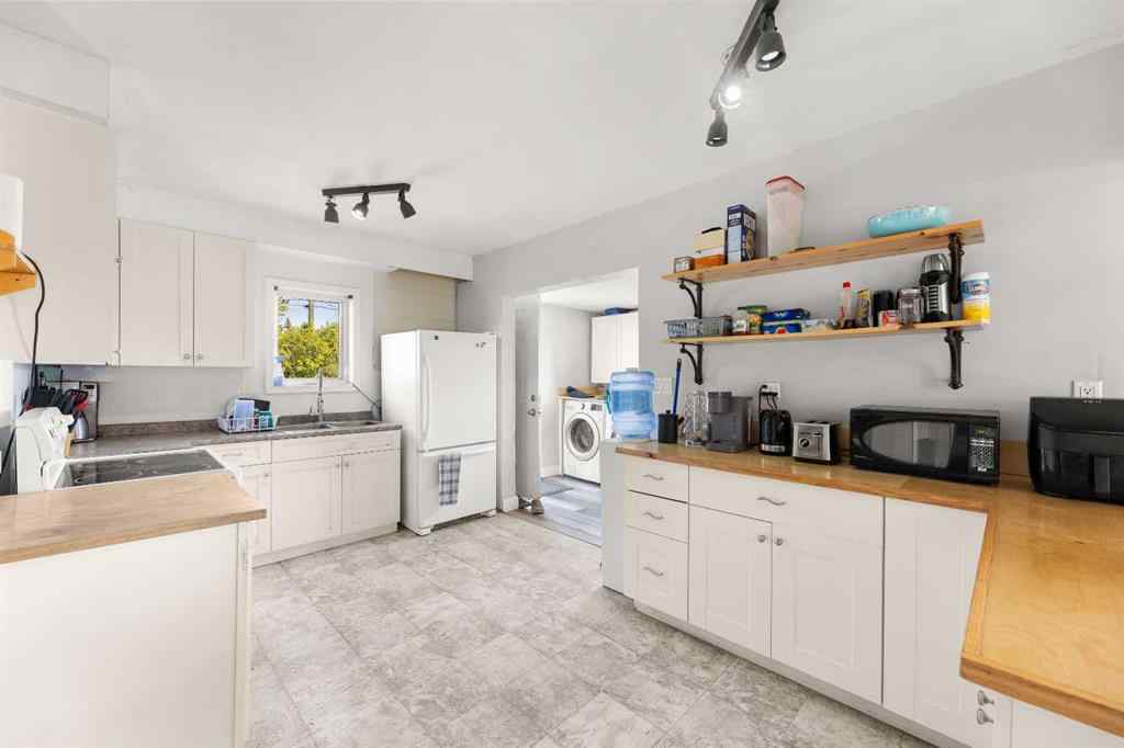 MLS® A2248049 - 4429 55 Avenue  in NONE Olds, Residential