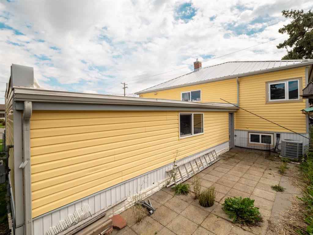 MLS® A2248056 - 305 2 Avenue W in NONE Cardston, Residential