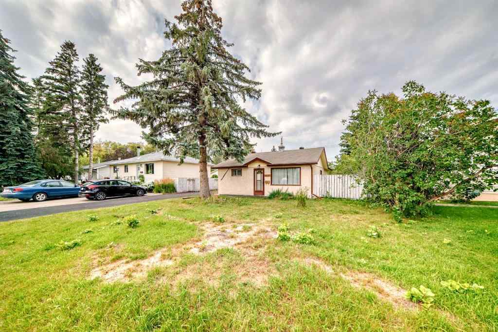 MLS® A2248067 - 6428 33 Avenue NW in Bowness Calgary, Residential