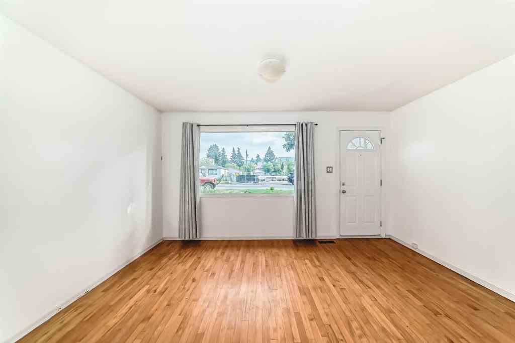 MLS® A2248067 - 6428 33 Avenue NW in Bowness Calgary, Residential