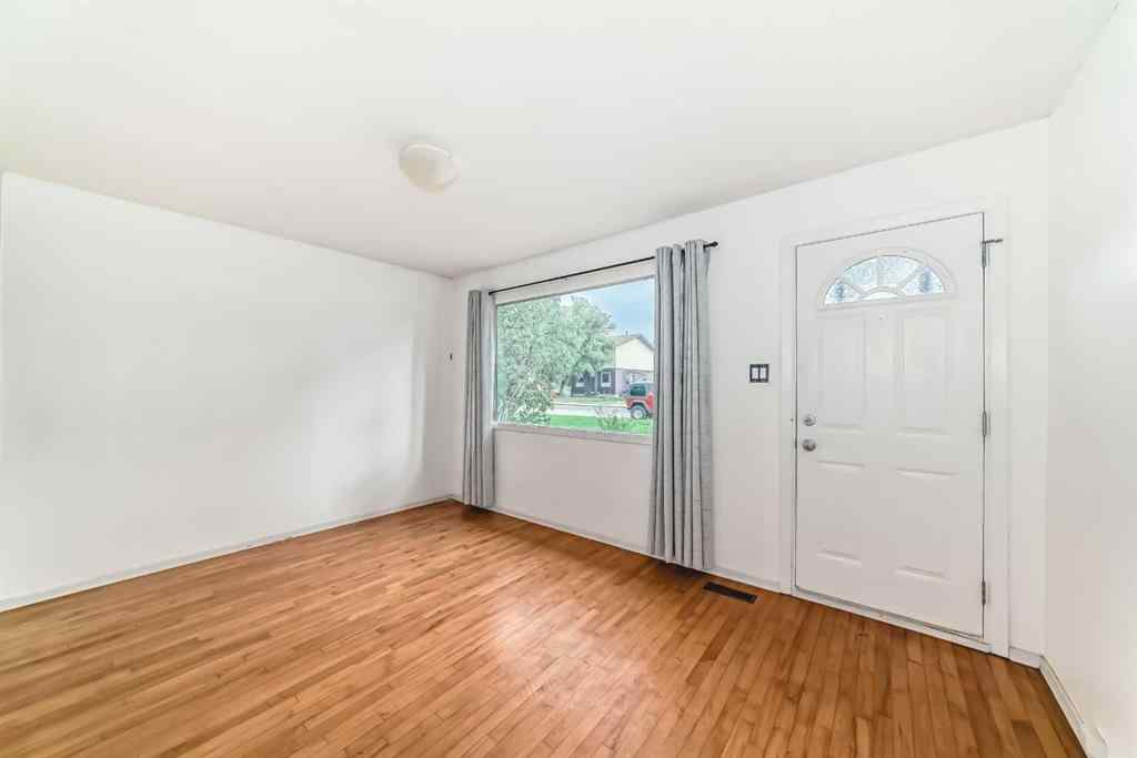 MLS® A2248067 - 6428 33 Avenue NW in Bowness Calgary, Residential