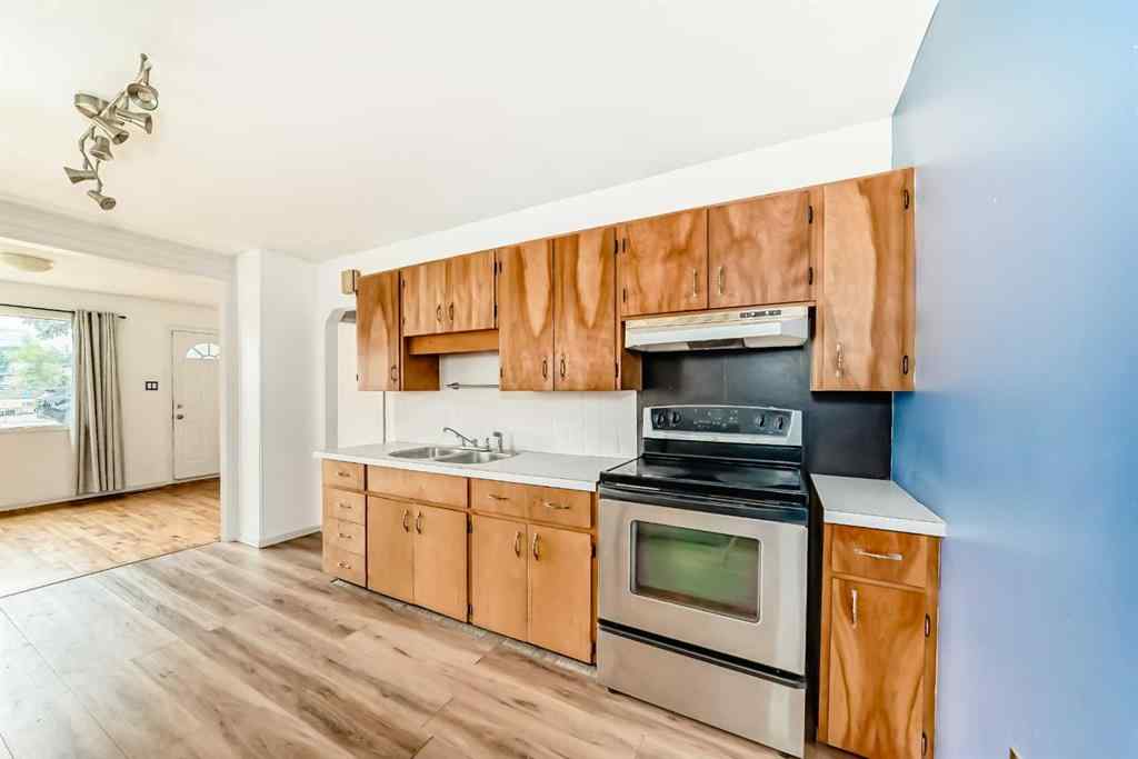 MLS® A2248067 - 6428 33 Avenue NW in Bowness Calgary, Residential