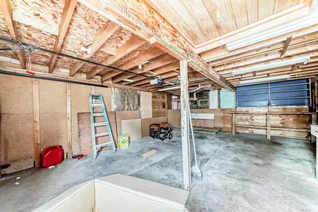 MLS® A2248067 - 6428 33 Avenue NW in Bowness Calgary, Residential