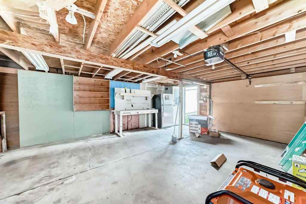 MLS® A2248067 - 6428 33 Avenue NW in Bowness Calgary, Residential