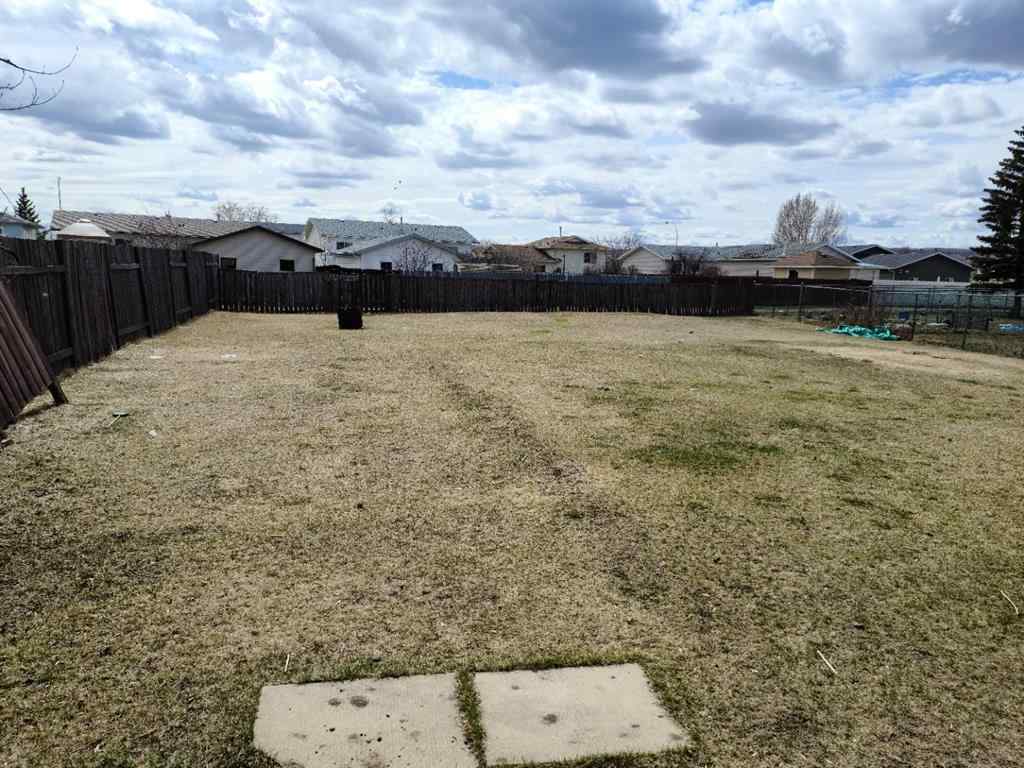 MLS® A2248072 - 8309 101 Avenue  in Rolling Hills Peace River, Residential