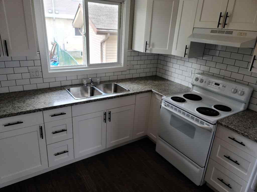 MLS® A2248072 - 8309 101 Avenue  in Rolling Hills Peace River, Residential