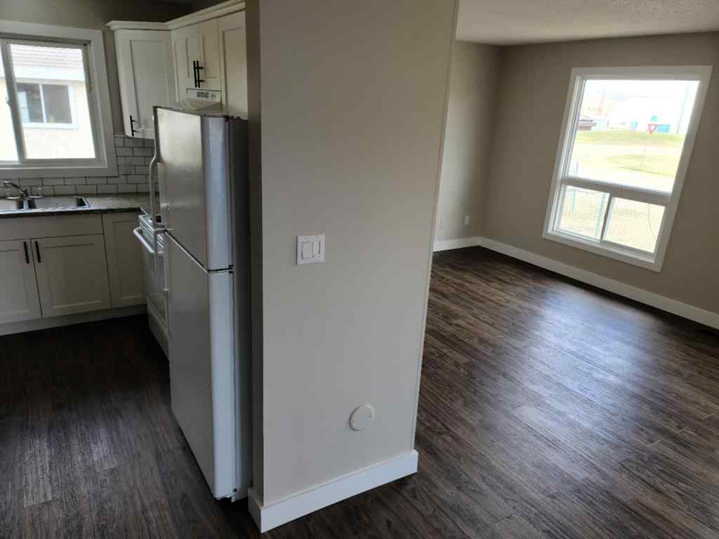 MLS® A2248072 - 8309 101 Avenue  in Rolling Hills Peace River, Residential