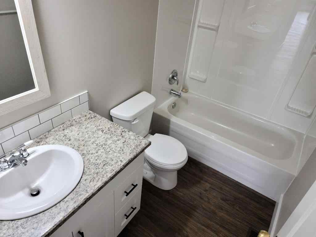 MLS® A2248072 - 8309 101 Avenue  in Rolling Hills Peace River, Residential
