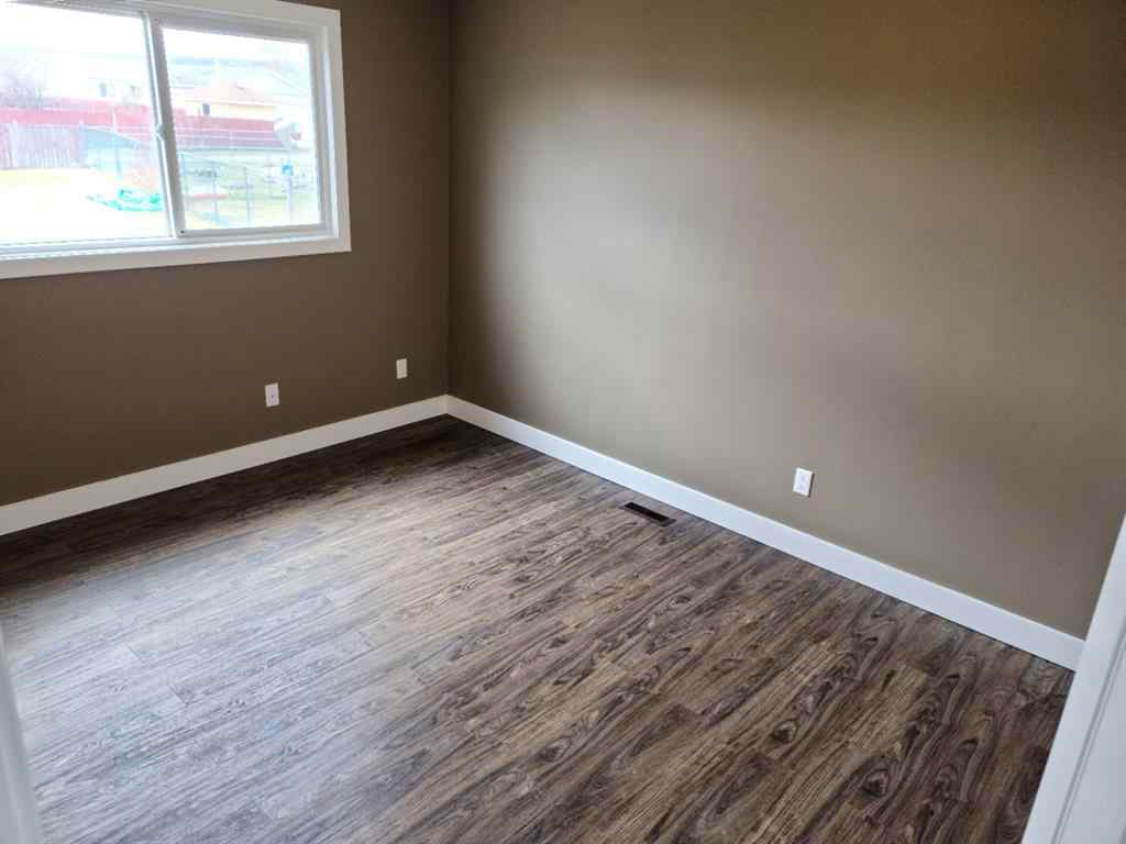 MLS® A2248072 - 8309 101 Avenue  in Rolling Hills Peace River, Residential