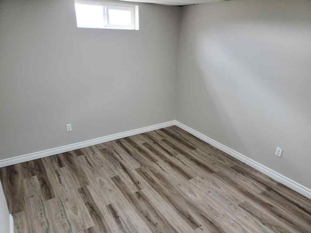 MLS® A2248072 - 8309 101 Avenue  in Rolling Hills Peace River, Residential