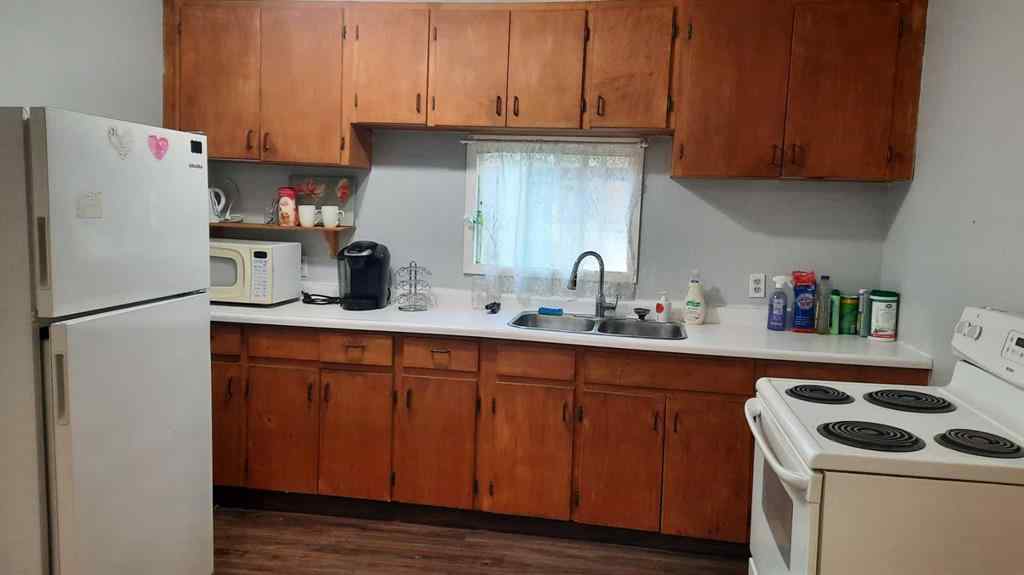 MLS® A2248073 - 240 2 Avenue  in East Coulee Drumheller, Residential