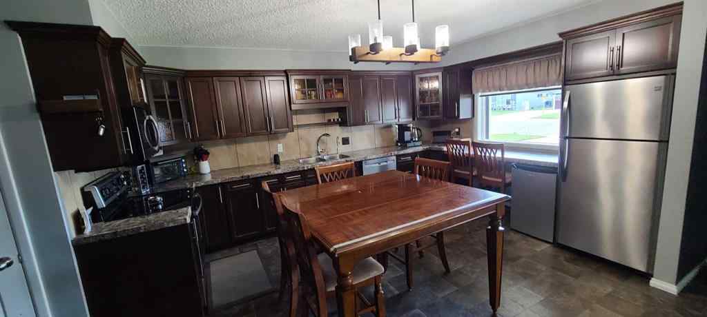 MLS® A2248076 - 5613 55 Street  in NONE Taber, Residential