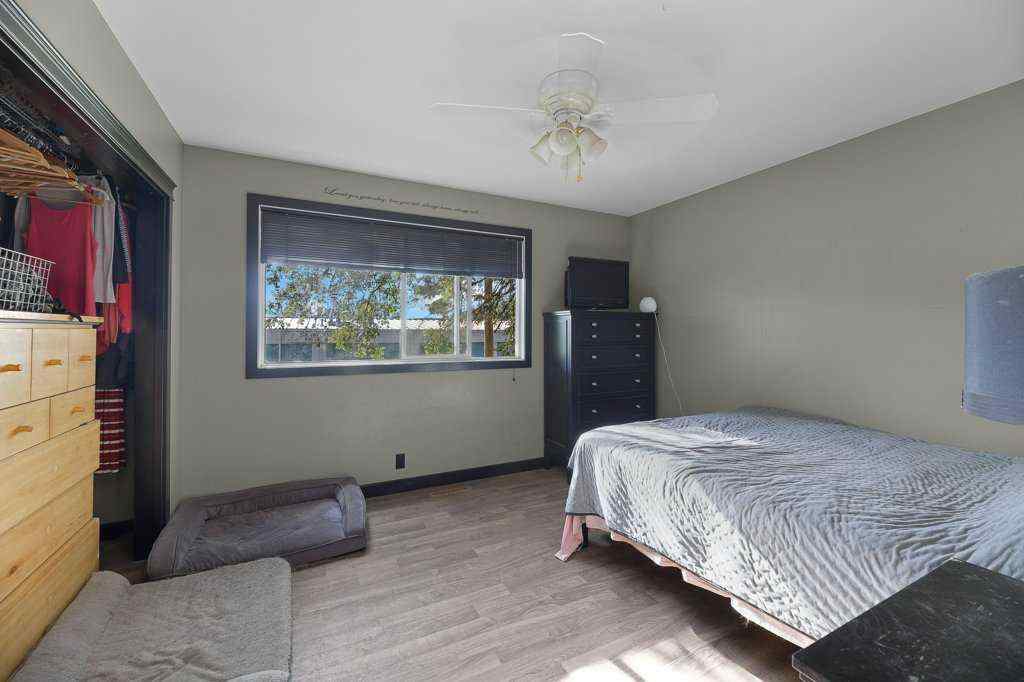 MLS® A2248078 - 5213 50 Street  in NONE Bentley, Residential