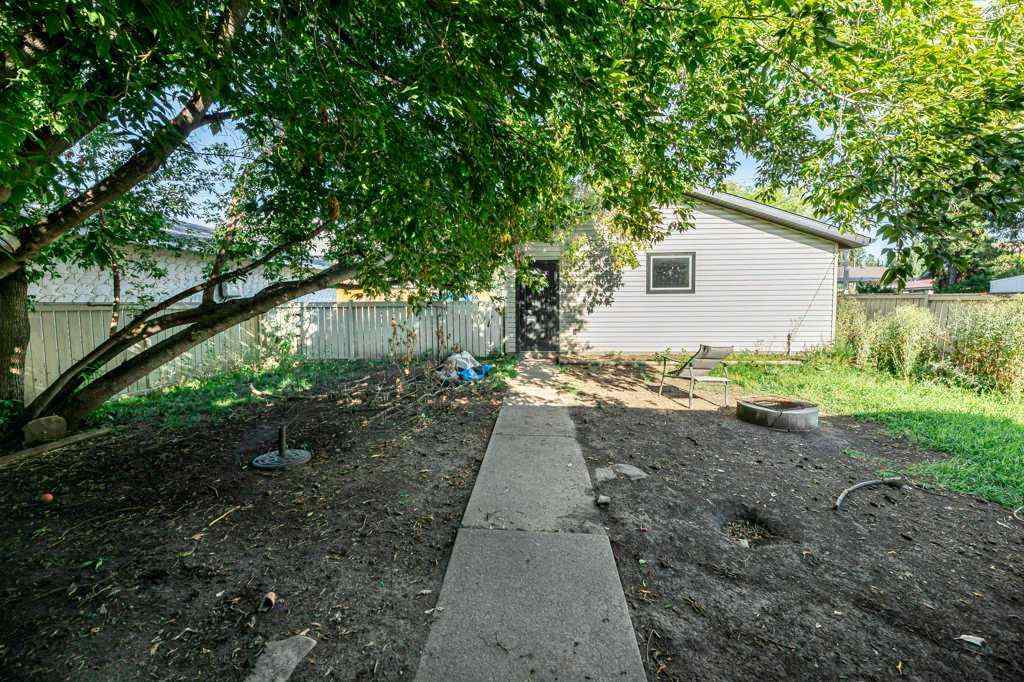 MLS® A2248078 - 5213 50 Street  in NONE Bentley, Residential