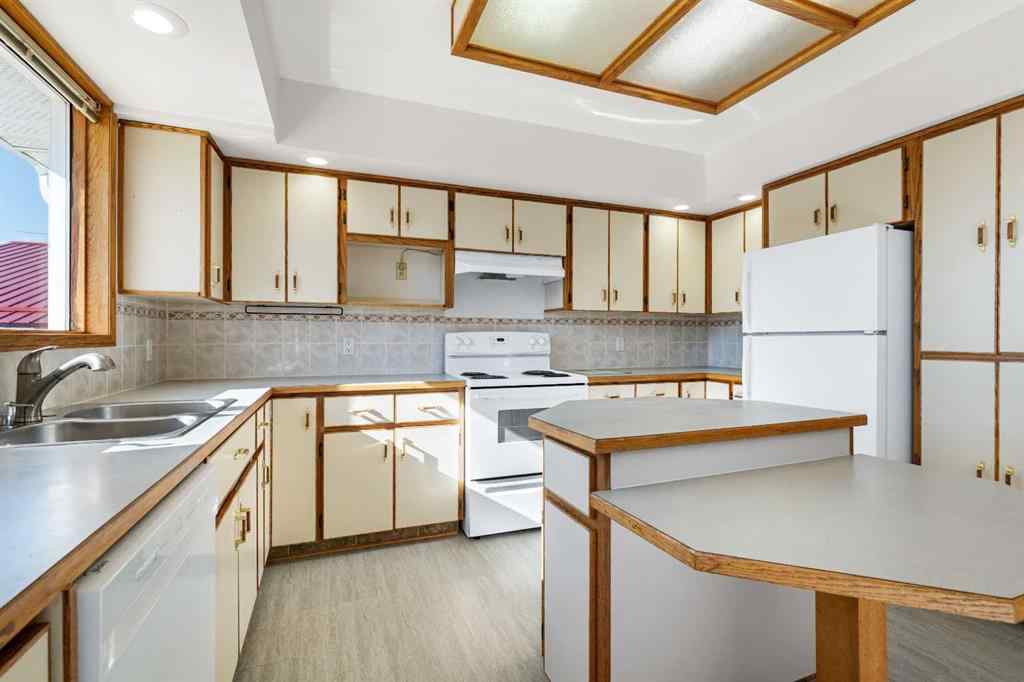 MLS® A2248085 - 10 Pan Am Street  in NONE Swan Hills, Residential