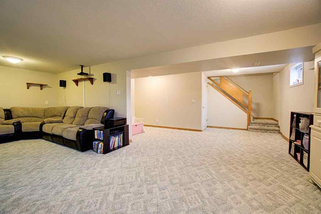 MLS® A2248100 - 351 49 Avenue W in NONE Claresholm, Residential