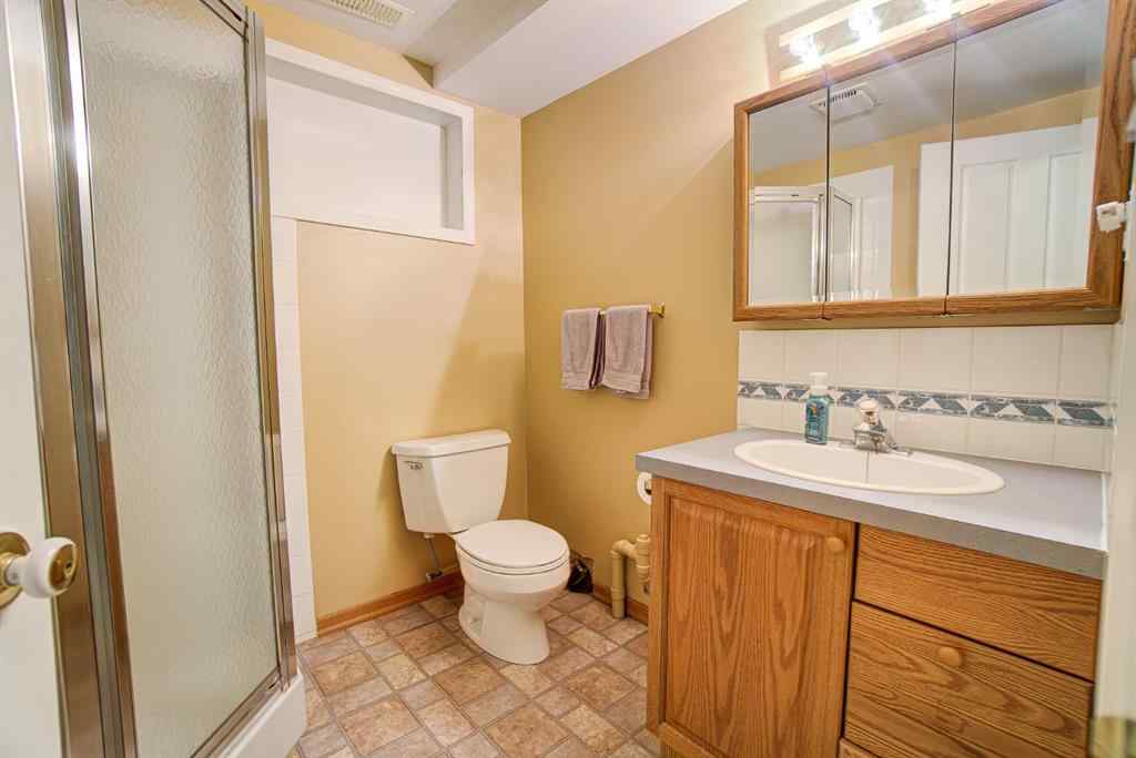 MLS® A2248100 - 351 49 Avenue W in NONE Claresholm, Residential