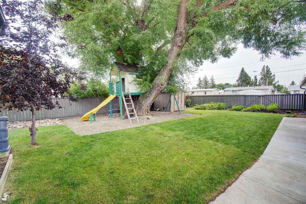 MLS® A2248100 - 351 49 Avenue W in NONE Claresholm, Residential