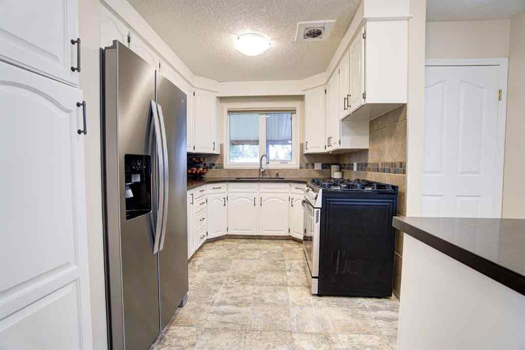 MLS® A2248100 - 351 49 Avenue W in NONE Claresholm, Residential