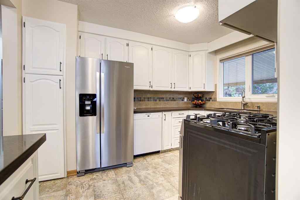 MLS® A2248100 - 351 49 Avenue W in NONE Claresholm, Residential