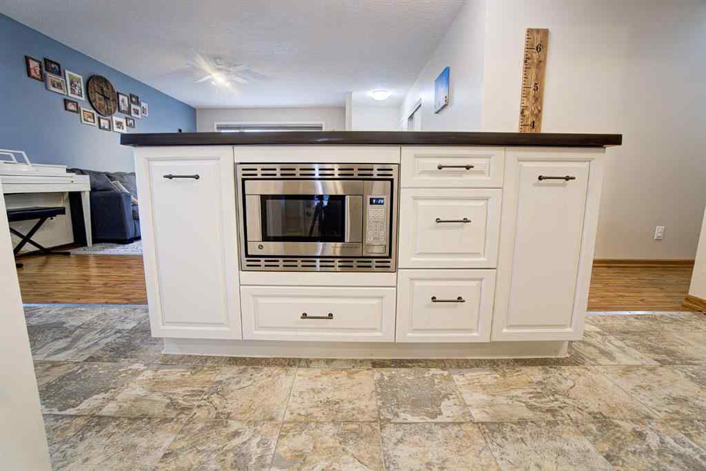MLS® A2248100 - 351 49 Avenue W in NONE Claresholm, Residential