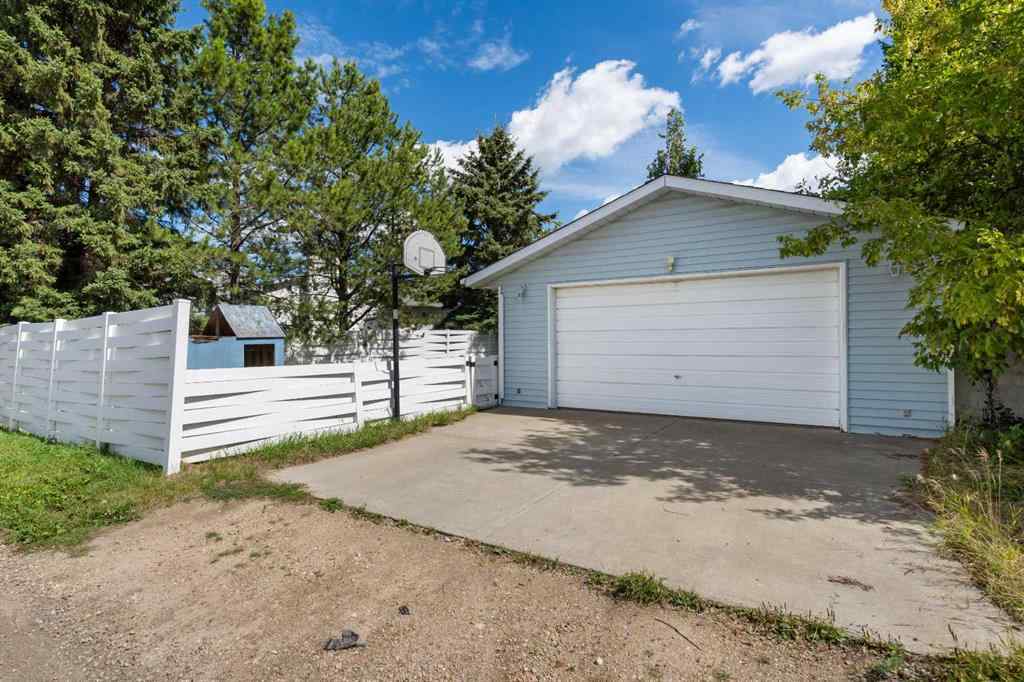 MLS® A2248110 - 16 Atkinson Crescent  in NONE Whitecourt, Residential